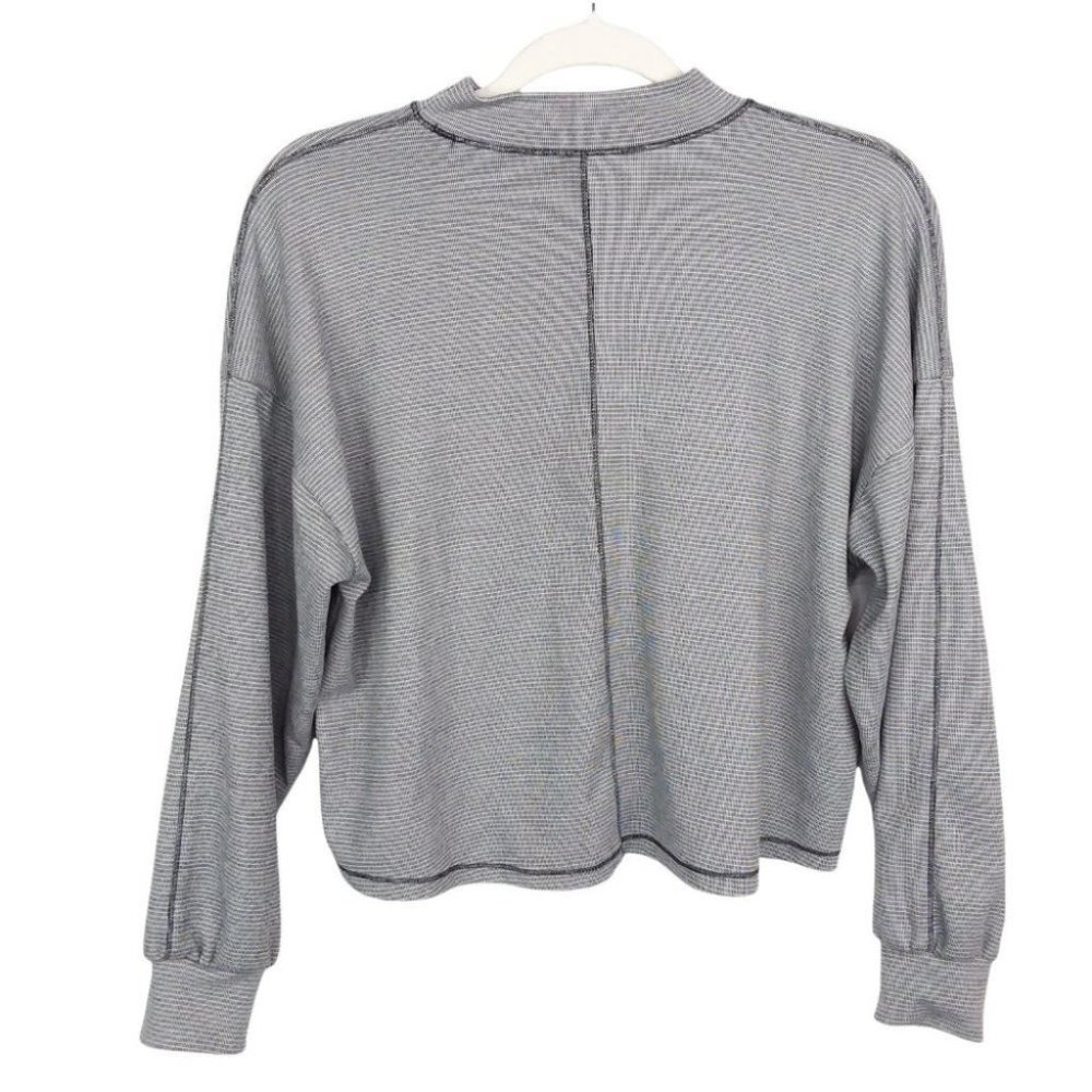 Urban Romantics Navy White Mock Neck Knit Sweater Long Sleeves Boxy Fit Sz Small - Picture 5 of 8